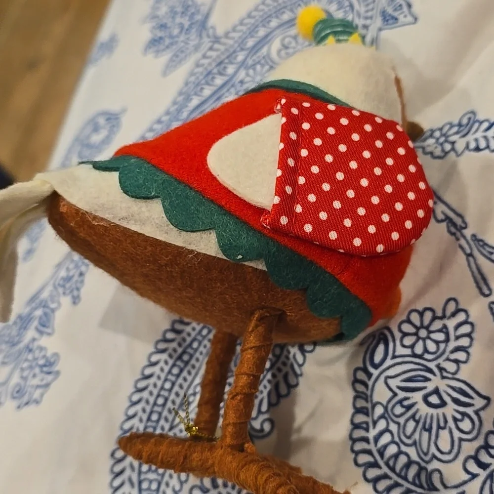 ❤️10/$13 Festive Bird Toy with Red and Green Outfit Christmas Decor